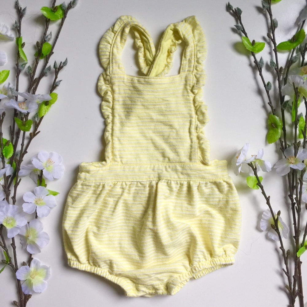 Adorable Yellow Criss Cross Strap Romper ☀️
